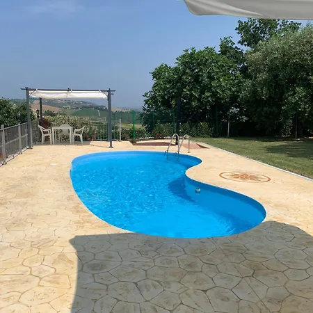 Cerquatonda Κατάλυμα σε φάρμα *